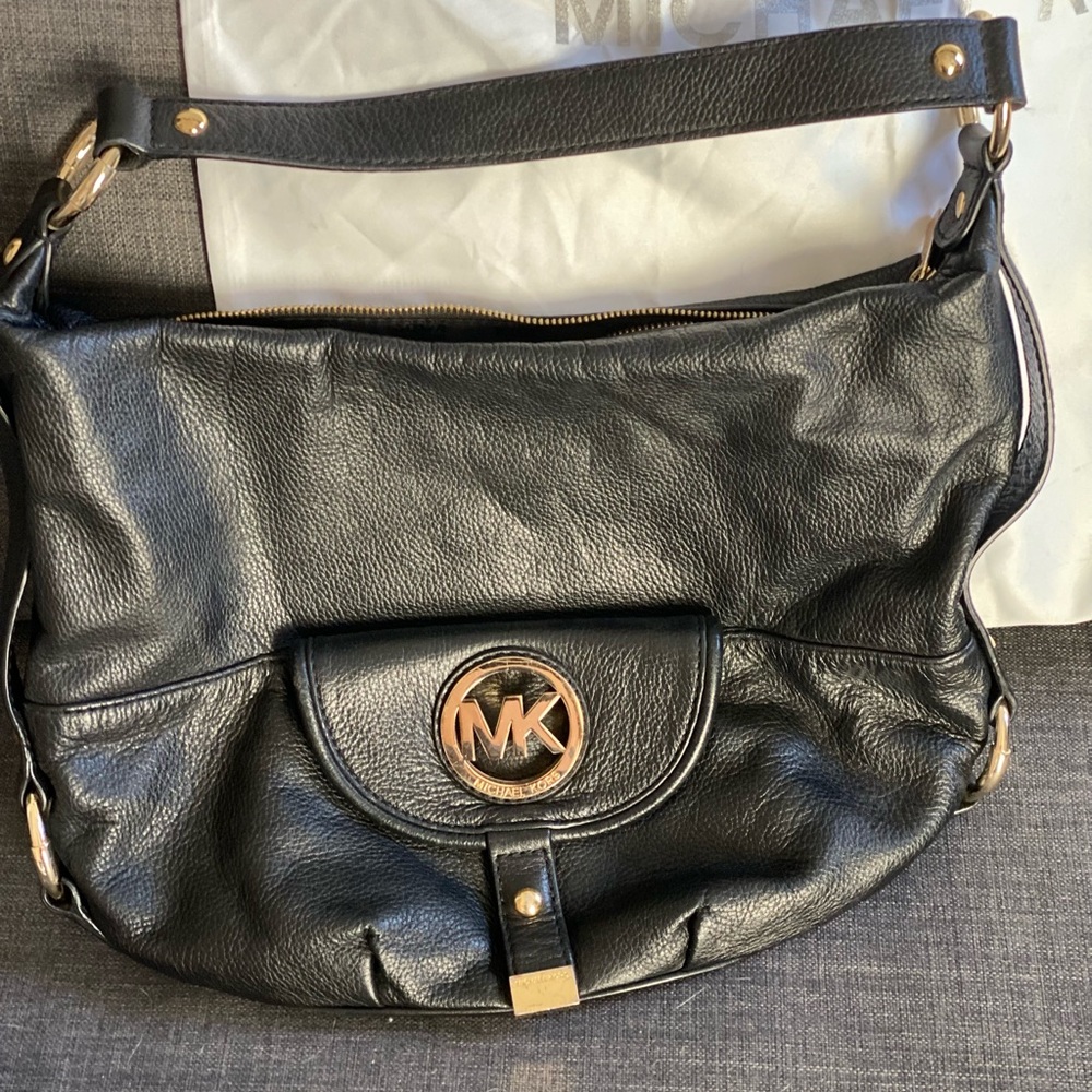 Black/gold Michael Kors shoulder bag w/dust bag